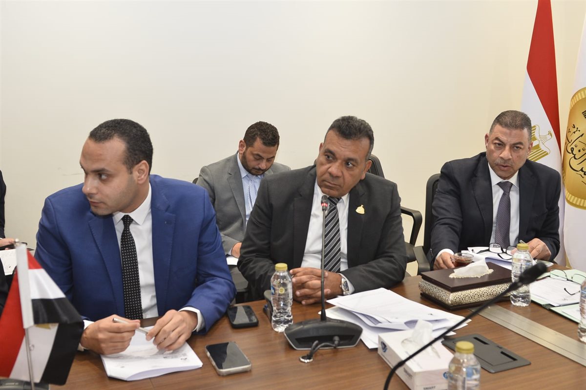 مجلس النواب يناقش رفع كفاءة وتأهيل الطرق بالقاهرة وحل مشكلة مكتب العمل