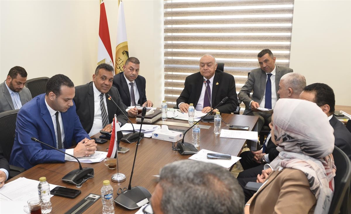 مجلس النواب يناقش رفع كفاءة وتأهيل الطرق بالقاهرة وحل مشكلة مكتب العمل