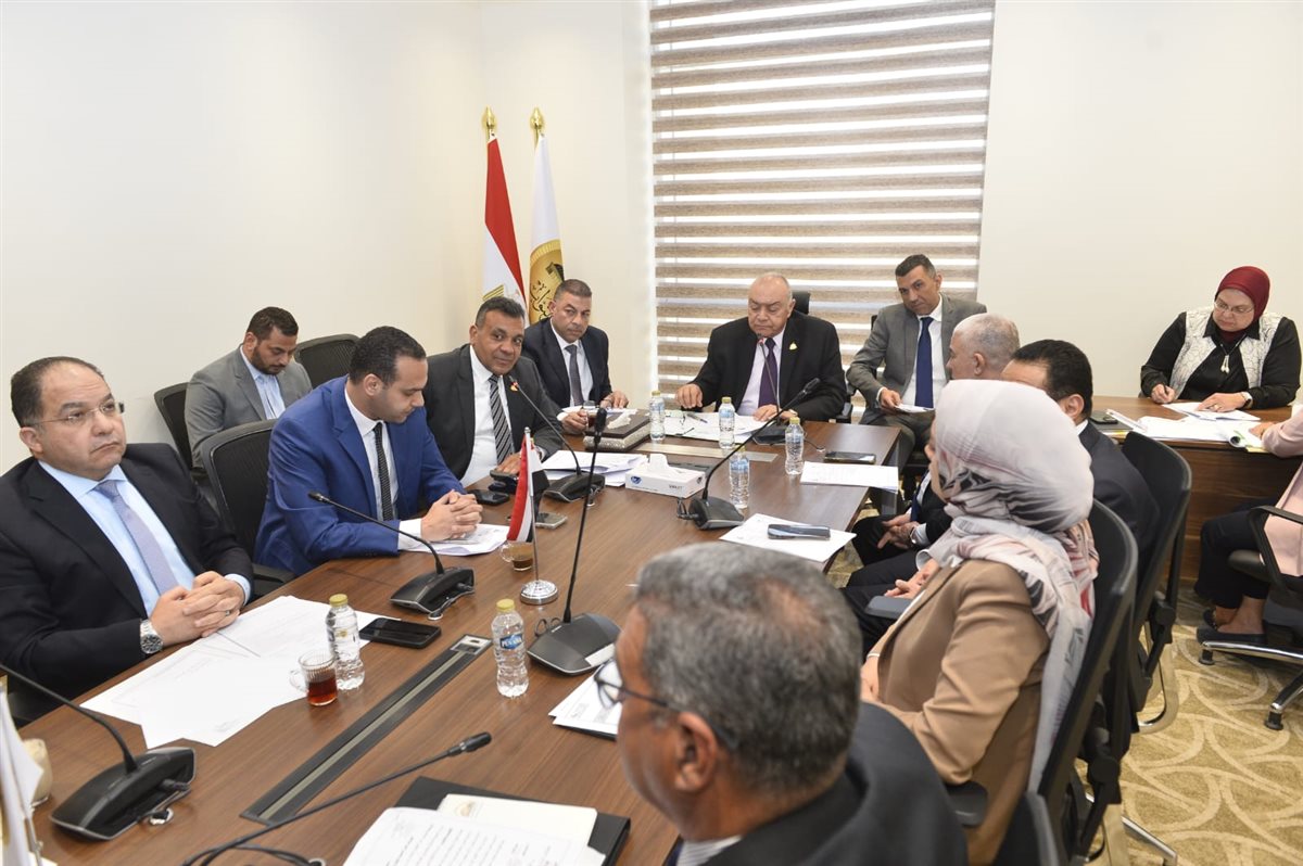 مجلس النواب يناقش رفع كفاءة وتأهيل الطرق بالقاهرة وحل مشكلة مكتب العمل