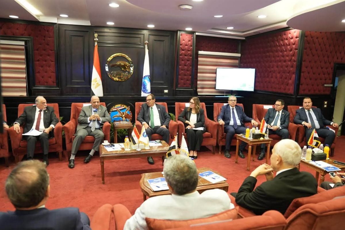 وزير المالية: سيتم تحويل العدادات الكودية لنظام الشرائح لكل من وفق أوضاعه