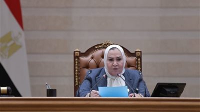 بعض من السيدات المؤديات لليمين الدستوري خلال الجلسة الافتتاحية اليوم