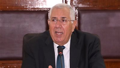  السيد القصير ينفي شائعات تفضيل لقب 