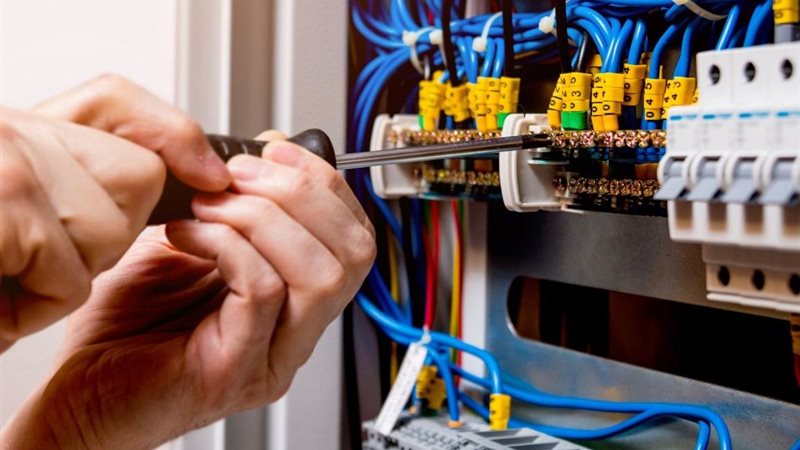 التيار الكهربائي