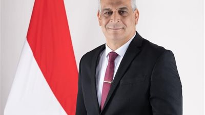  ما تريد معرفته عن المهندس صلاح سليمان جمبلاط وزير الإنتاج الحربى ؟