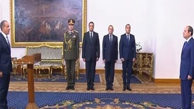  الدكتور بدرعبد العاطي يؤدي اليمين الدستورية أمام الرئيس عبد الفتاح السيسي