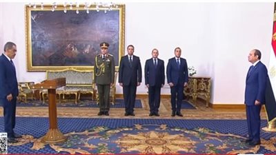 الكاتب الصحفى ضياء رشوان يؤدي اليمين الدستورية أمام الرئيس السيسي