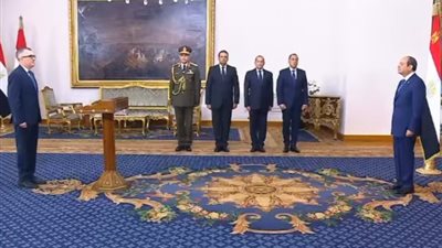  الدكتور أحمد رستم يؤدي اليمين الدستورية أمام الرئيس عبد الفتاح السيسي