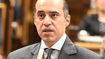  محمود فوزي:مواجهة الإدمان الرقمي وحماية الأطفال على الإنترنت مسؤولية 