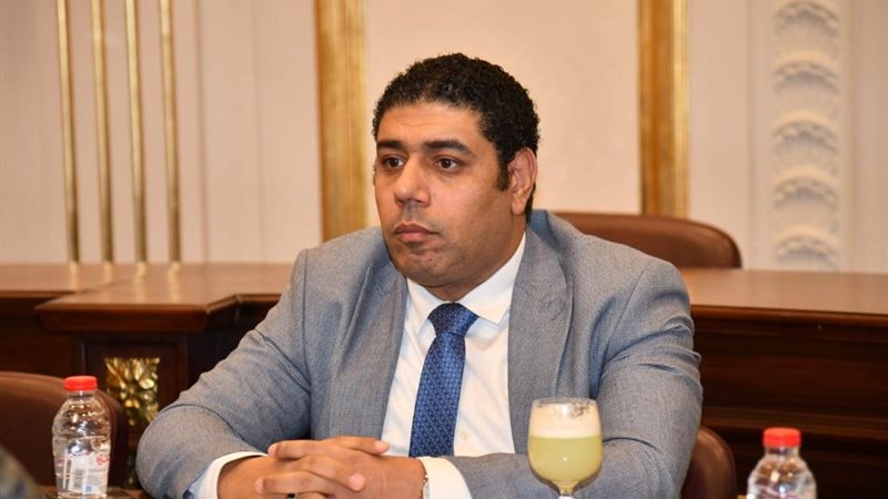 النائب عادل زيدان