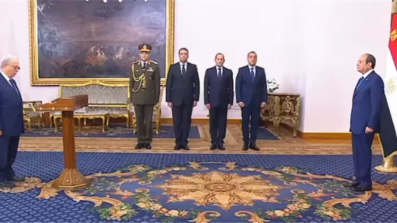 الرئيس السيسي وحسين