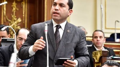  عمرو درويش يتقدم ببيان عاجل لمجلس النواب بشأن الهجوم الإسرائيلي علي ايران