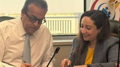 النائبة كرستينا عادل حكيم تبحث تسيير قوافل «100 مليون صحة» بأسيوط