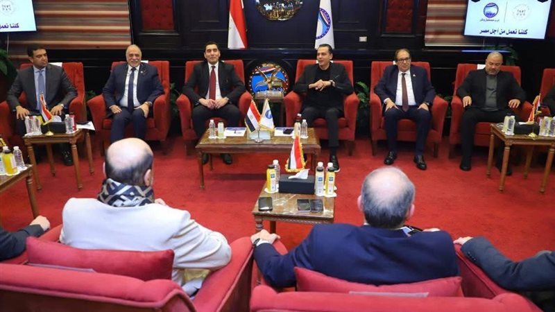 وزير الشباب والرياضة خلال اللقاء