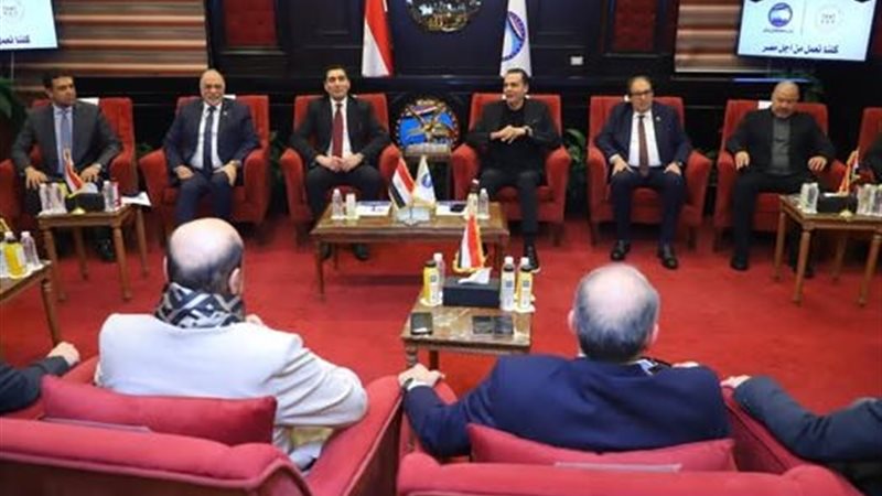 جانب من الندوة