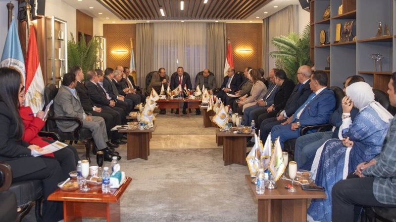  الصالون السياسي