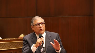 الدكتورعفت السادات 