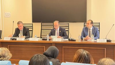 اجتماع لجنة الشئون الصحية 