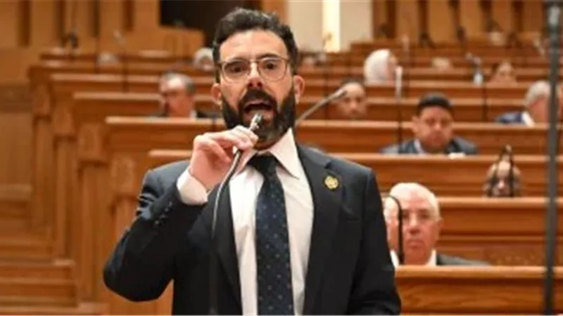 النائب إسلام قرطام