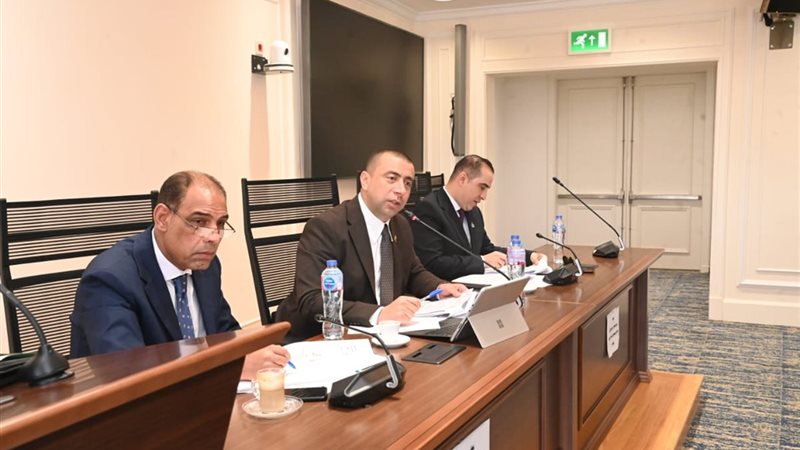 لجنة الصناعة 