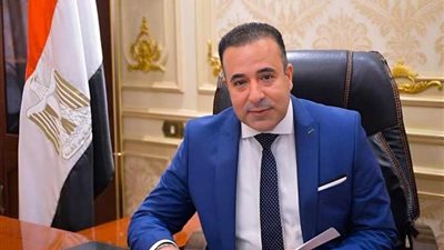 أحمد بدوي: السوشيال ميديا وراء تراجع الحوار الأسري و الحل في التشريعات|خاص