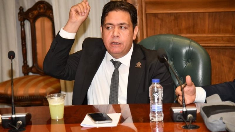 الدكتور أحمد عبد