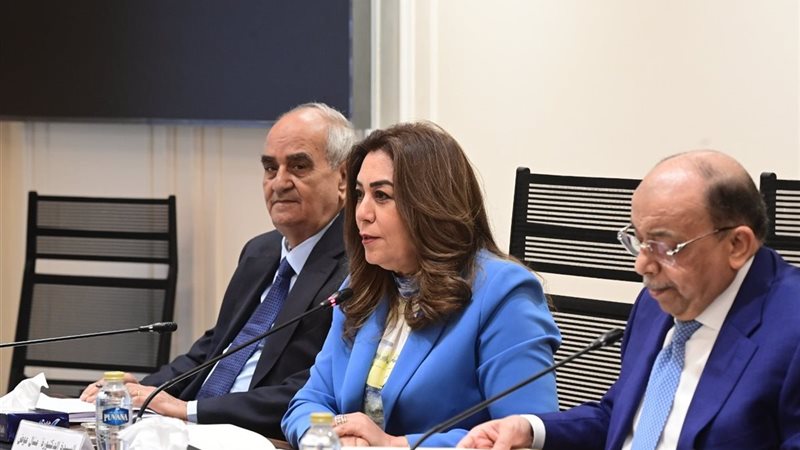 اجتماع لجنة الإدارة