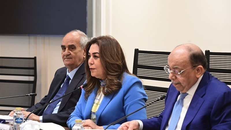 اجتماع لجنة الإدارة