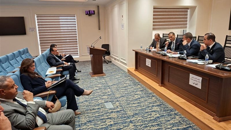 اجتماع  لجنة الصناعة