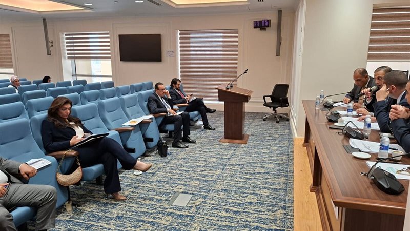 اجتماع لجنة الصناعة