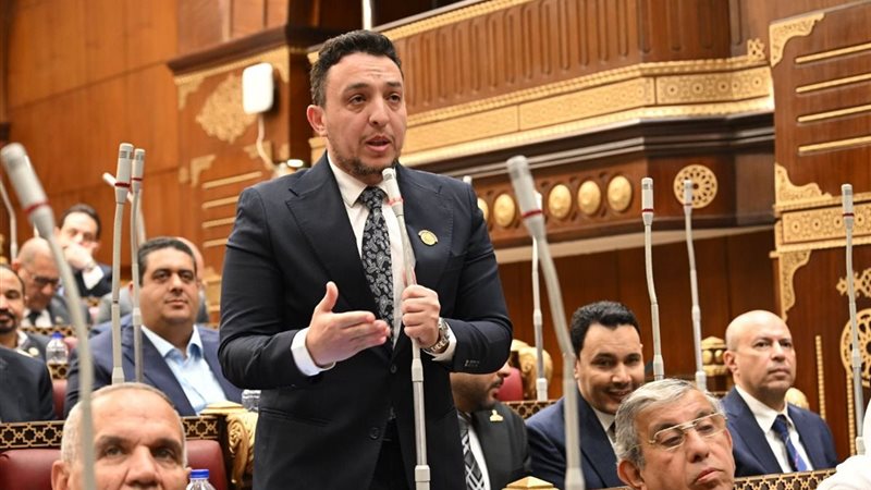 النائب مصطفي أبو زهرة