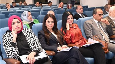 زينب بشير تطرح تساؤلات لوزير التخطيط بشأن الطاقة المتجددةوالذكاء الاصطناعي