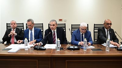 لجنة القوي العاملة 