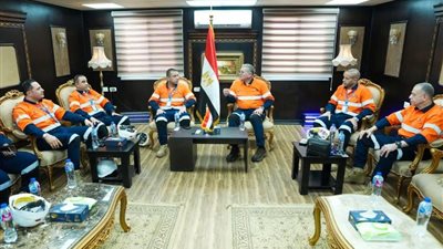 وفد من هيئة مكتب لجنة الصناعة 