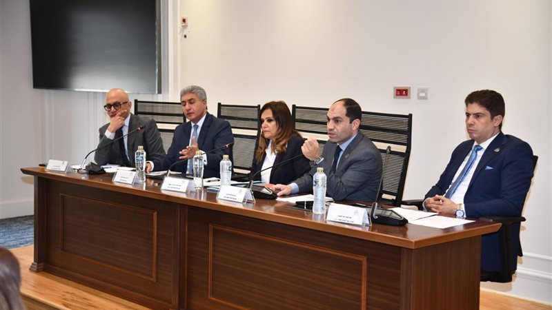  لجنة السياحة والطيران