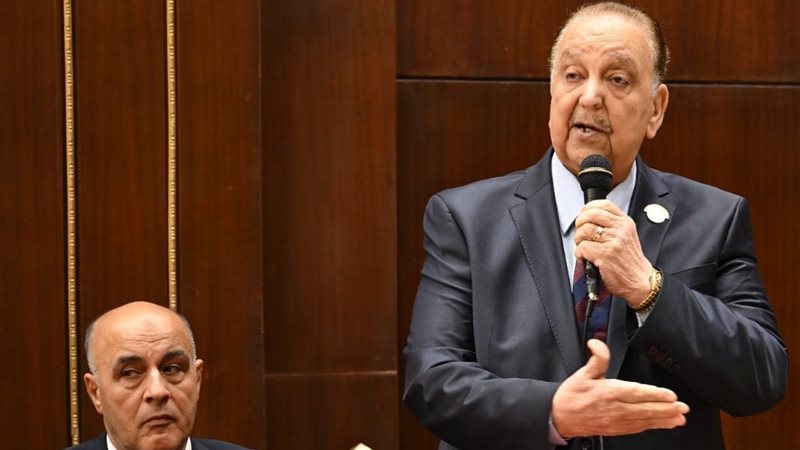  الدكتور نبيل دعبس 