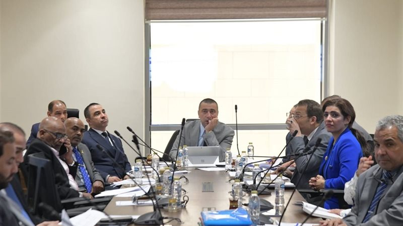 اجتماع لجنة الصناعة