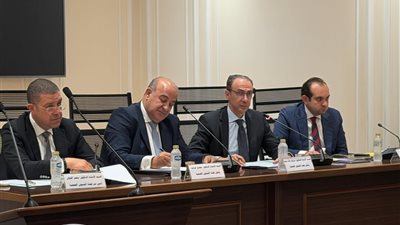 رئيس صحة النواب يوجه بتسريع العمل بالمنشآت الطبية المغلقة وتوفير الكوادر