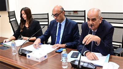 اجتماع لجنة القوى العاملة  