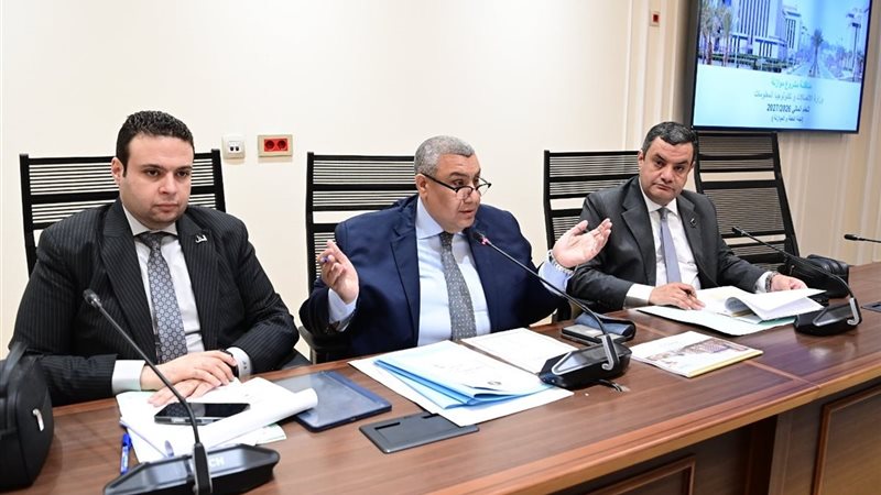  لجنة الخطة والموازنة 