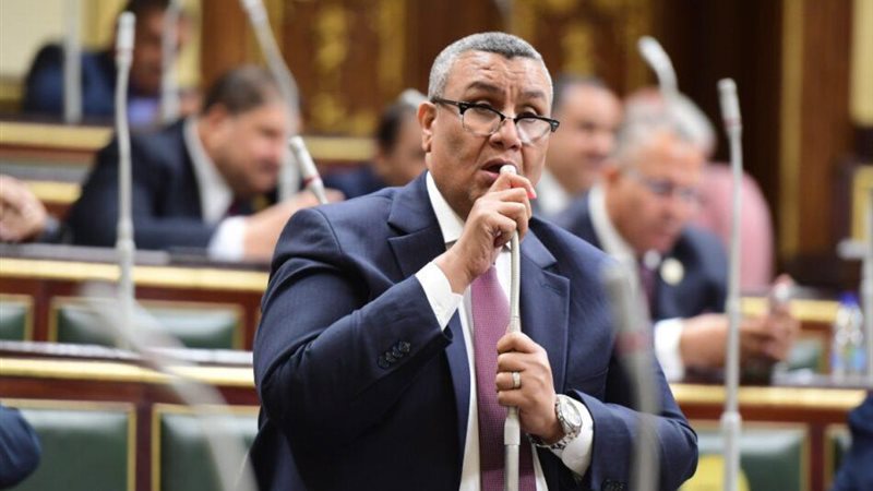النائب مصطفي سالم 