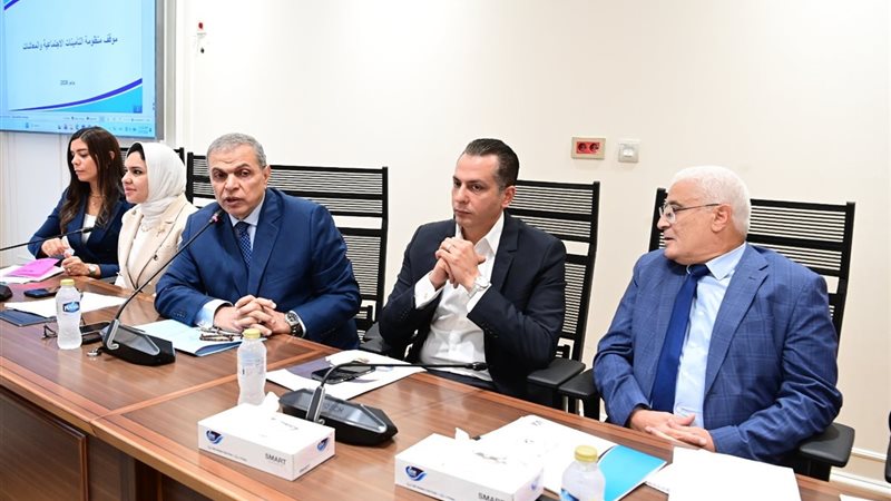 اجتماع لجنة القوي العاملة 