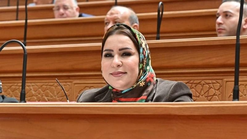 النائبة نيفين الكاتب