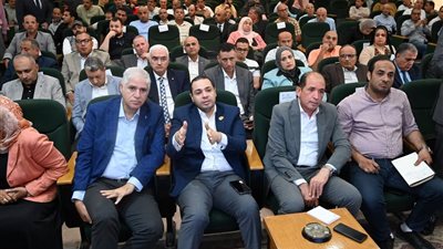  النائب عادل مأمون عتمان 