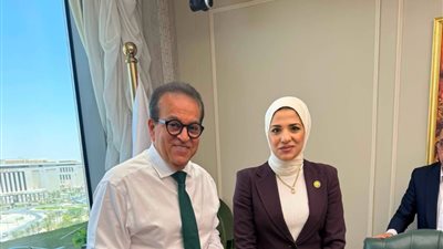 وزير الصحة والدكتورة غادة قنديل 