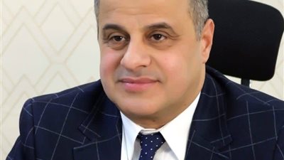 النائب عاصم عبد العزيز 