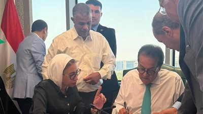 وزير الصحة يبحث مطالب النواب بشأن الخدمات الطبية وتكليف الخر 