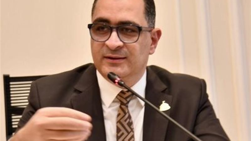 النائب محمود طاهر