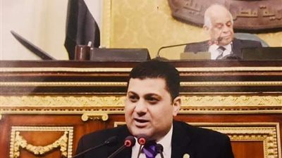 استجابة لمطالب الأهالي.. بكر أبو غريب يتابع تطهير ترعة الجيزة