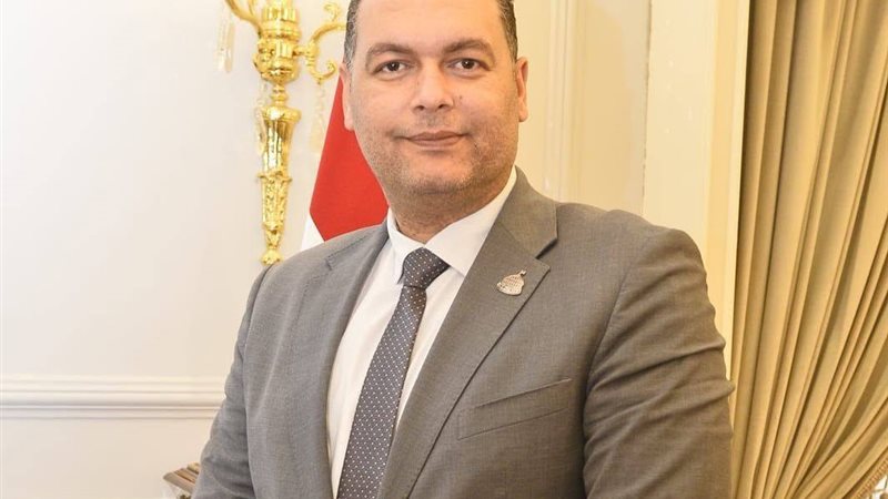 النائب محمد منير