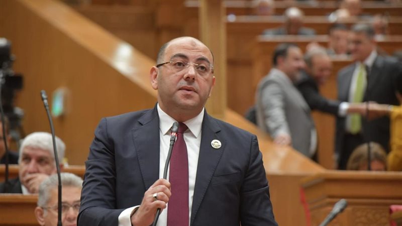  أحمد العطيفي، رئيس